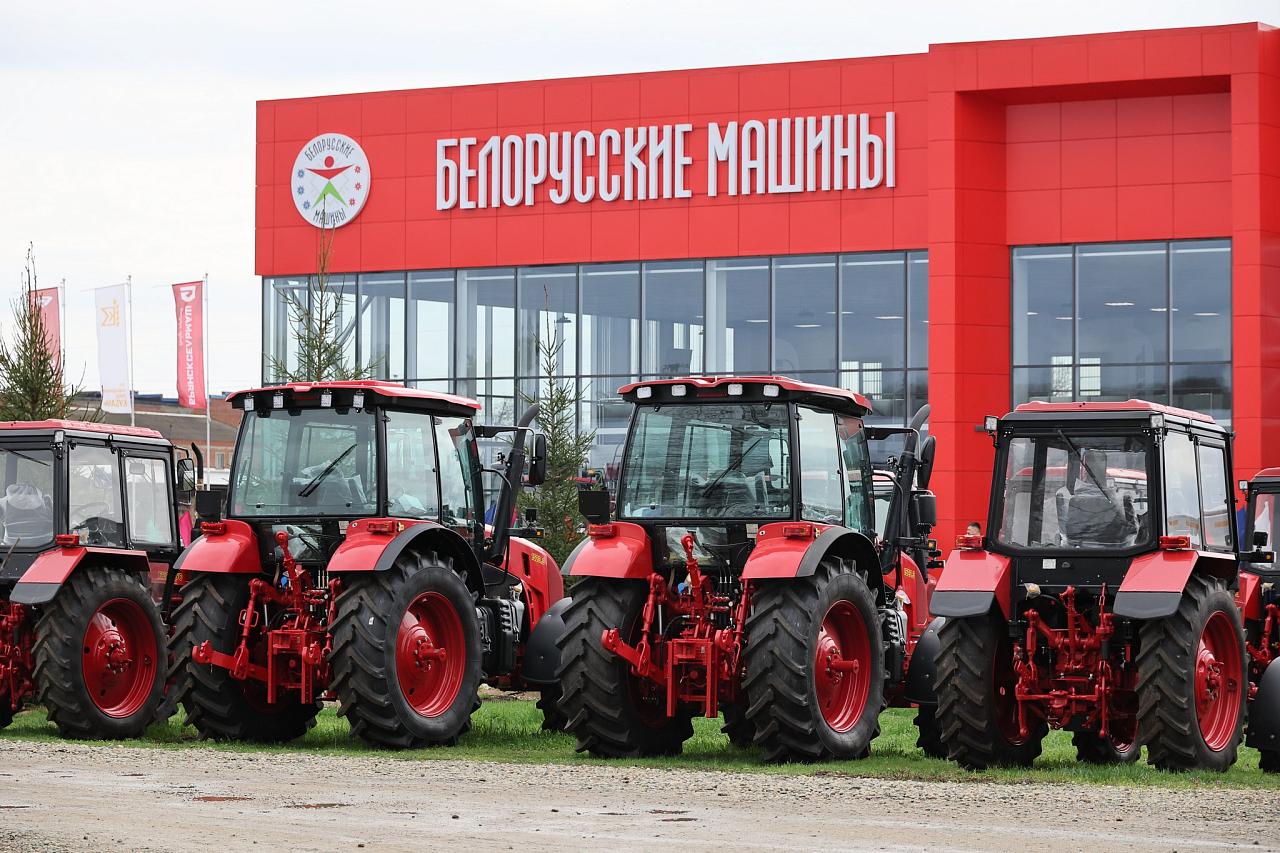 Вениамин Кондратьев принял участие в открытии мультибрендового центра «Белорусские машины» в Усть-Лабинске
