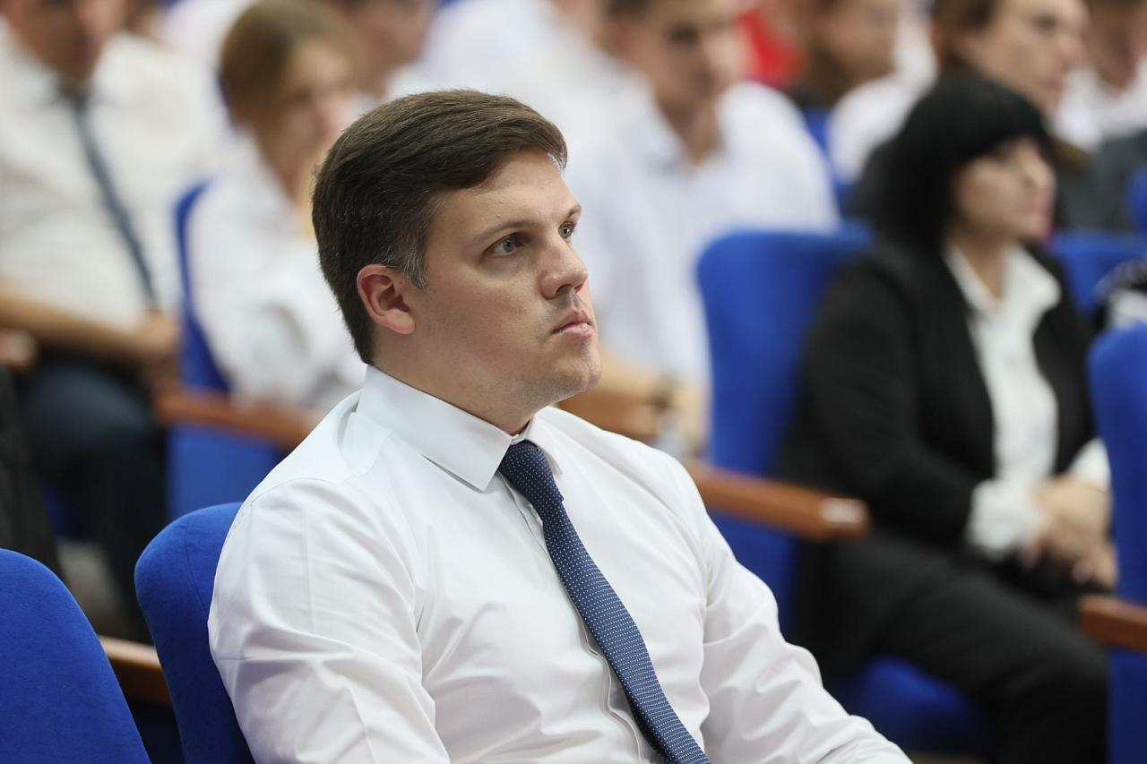 Вениамин Кондратьев: Промышленные предприятия должны взаимодействовать с колледжами и техникумами во всех сферах профобразования