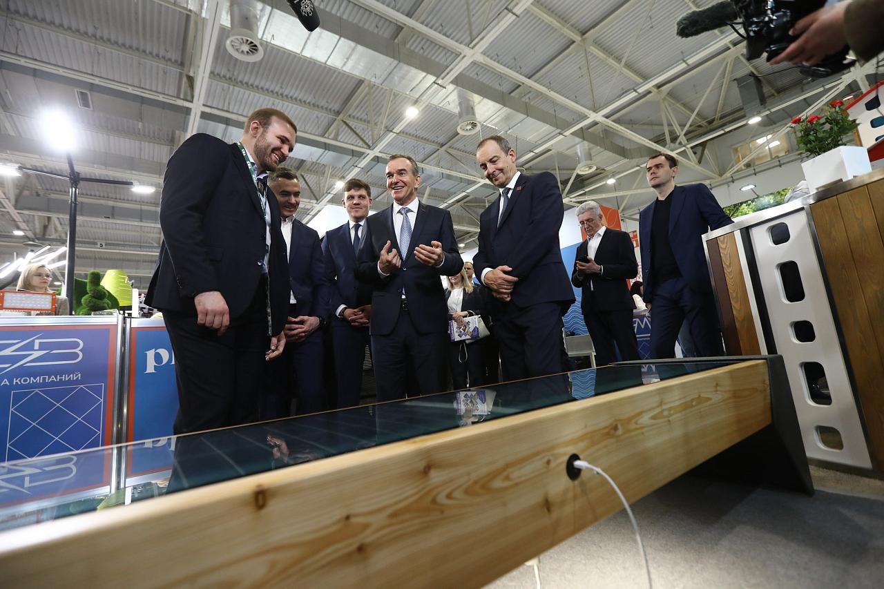 Вениамин Кондратьев открыл выставку «YugBuild-2026» в Краснодаре