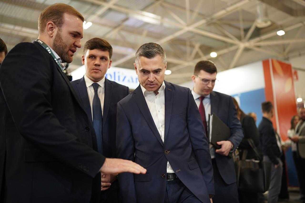Вениамин Кондратьев открыл выставку «YugBuild-2026» в Краснодаре