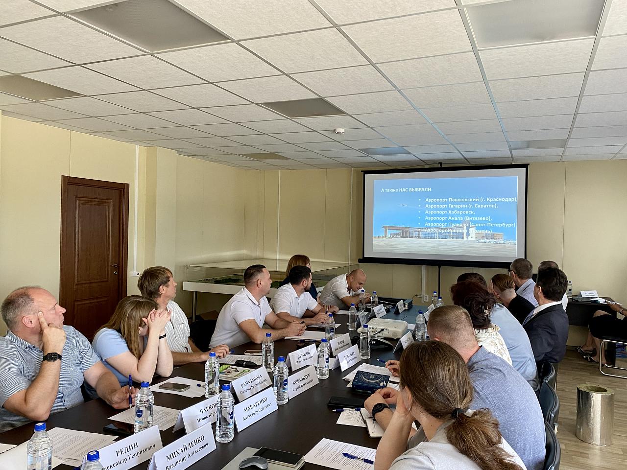 Вопросы участия промпредприятий в развитии аэропорта Краснодара обсудили на совещании в краевой столице