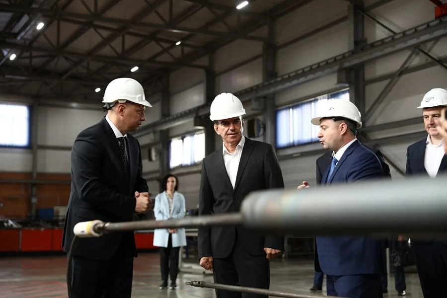 Вениамин Кондратьев посетил производство для нефтяной промышленности в Абинском районе