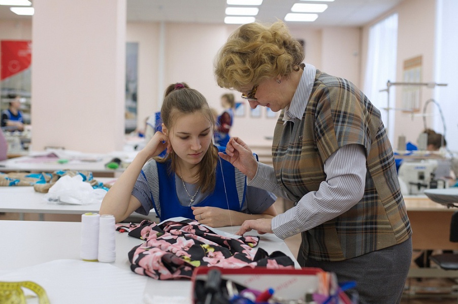 В техникумах и колледжах края запустят программу подготовки кадров для легкой промышленности