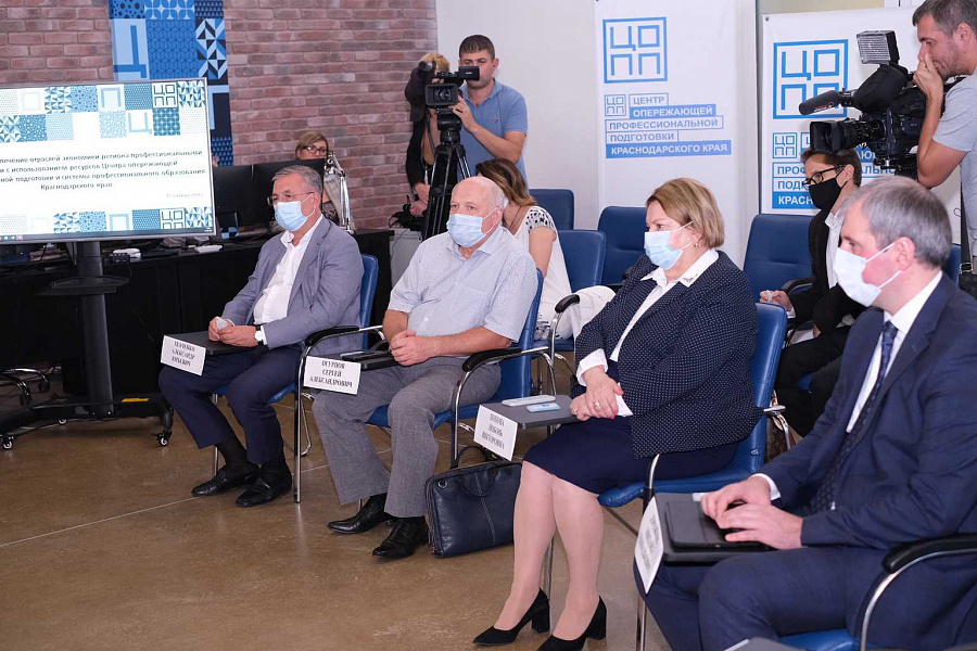 Промышленные предприятия могут воспользоваться услугами ЦОПП для решения кадровых вопросов