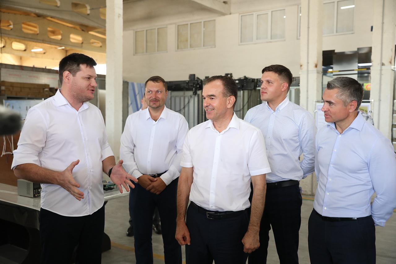 Вениамин Кондратьев посетил завод по производству лифтов в Крымске