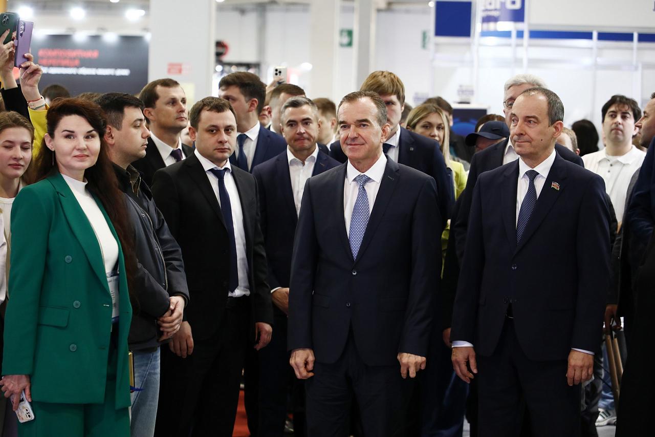 Вениамин Кондратьев открыл выставку «YugBuild-2026» в Краснодаре