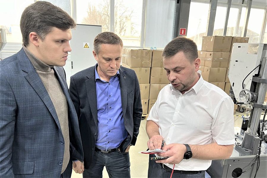 На Кубани с господдержкой развивают производство промышленных средств защиты органов дыхания и медицинских масок