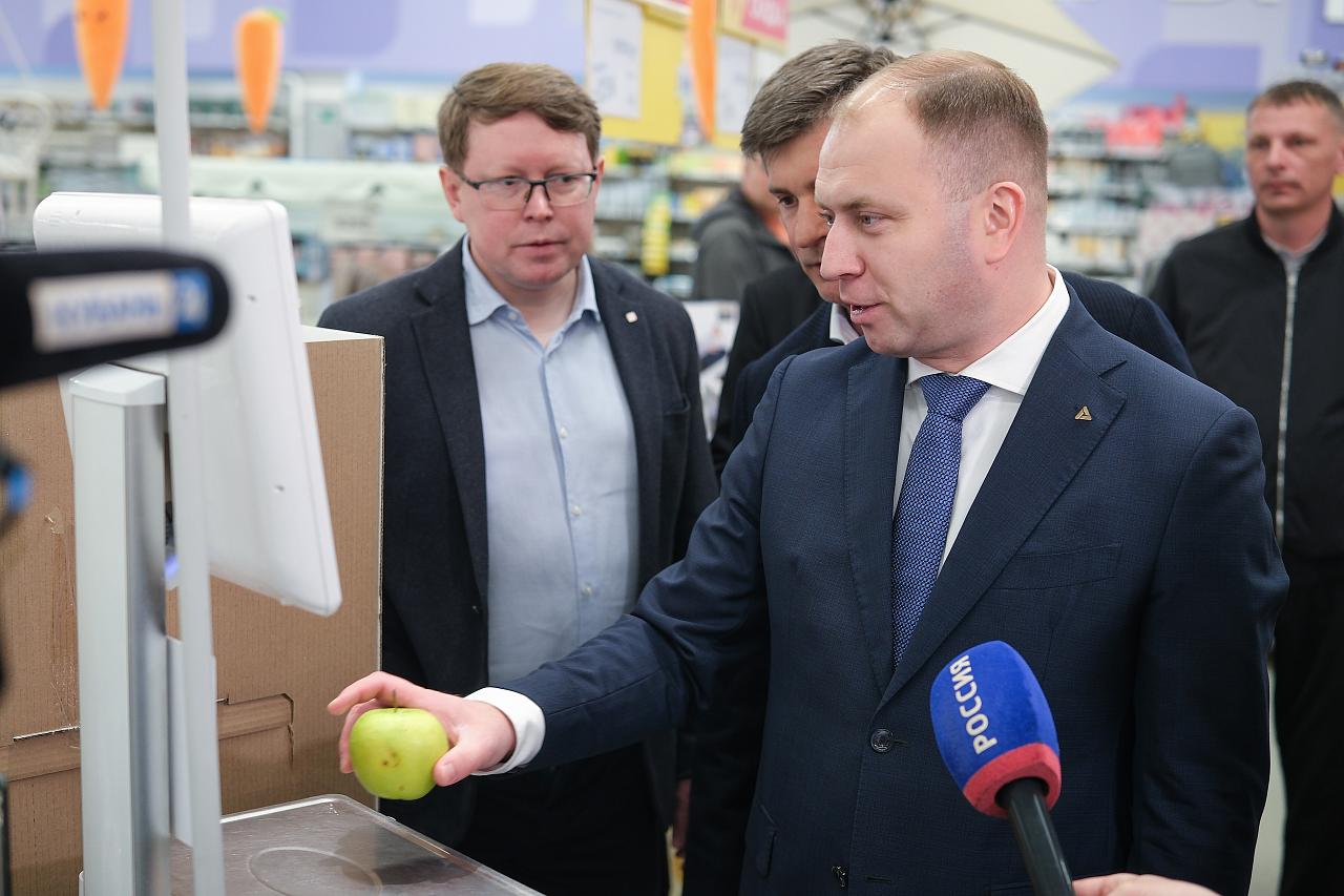 Роман Чекушов осмотрел крупные торгово-промышленные площадки Краснодарского края
