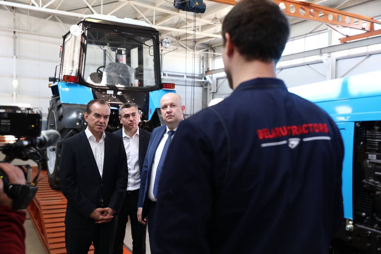 В 2023 году в Староминском районе произведут до тысячи единиц сельхозтехники