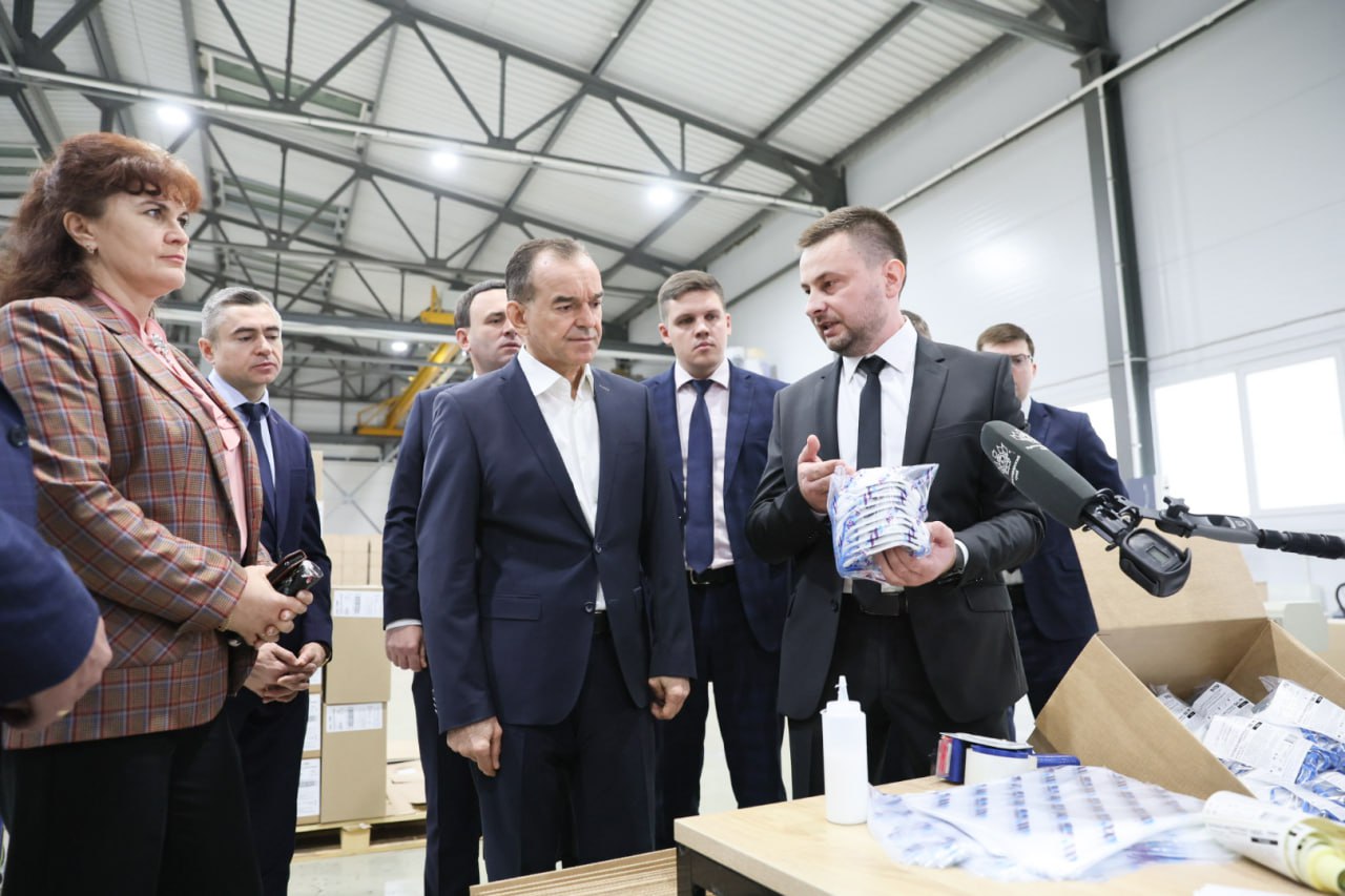 Вениамин Кондратьев оценил производство средств индивидуальной защиты в Динском районе