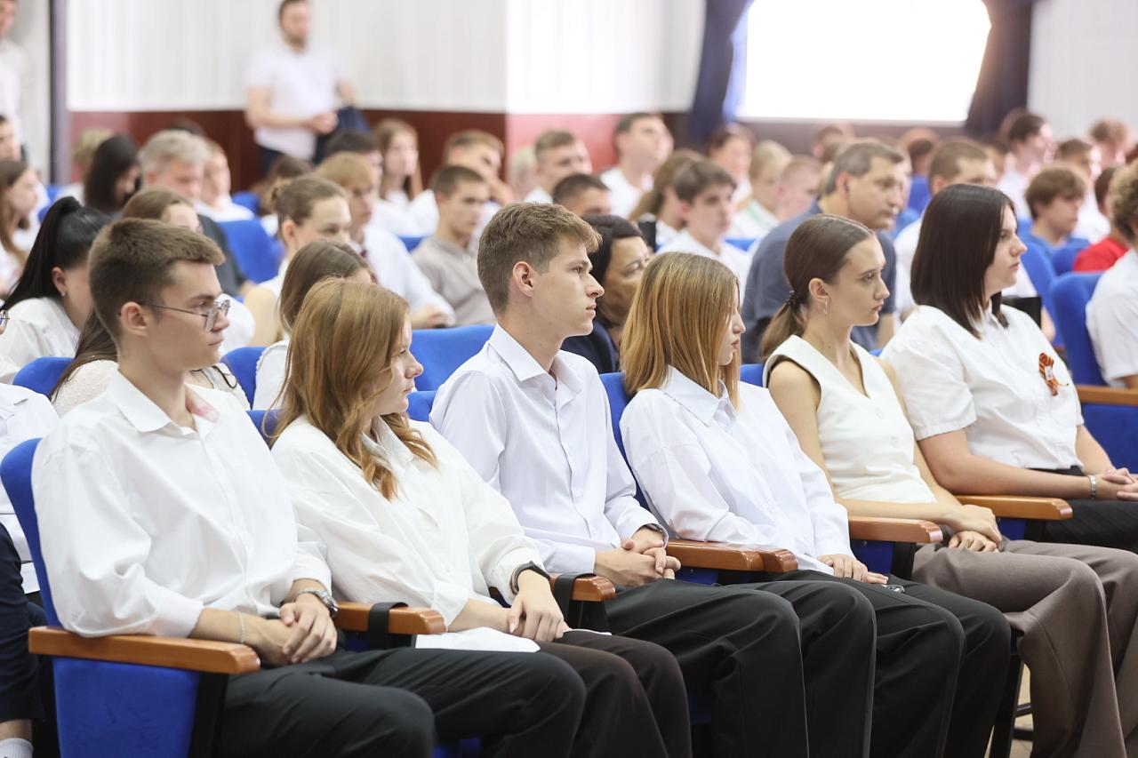 Вениамин Кондратьев: Промышленные предприятия должны взаимодействовать с колледжами и техникумами во всех сферах профобразования