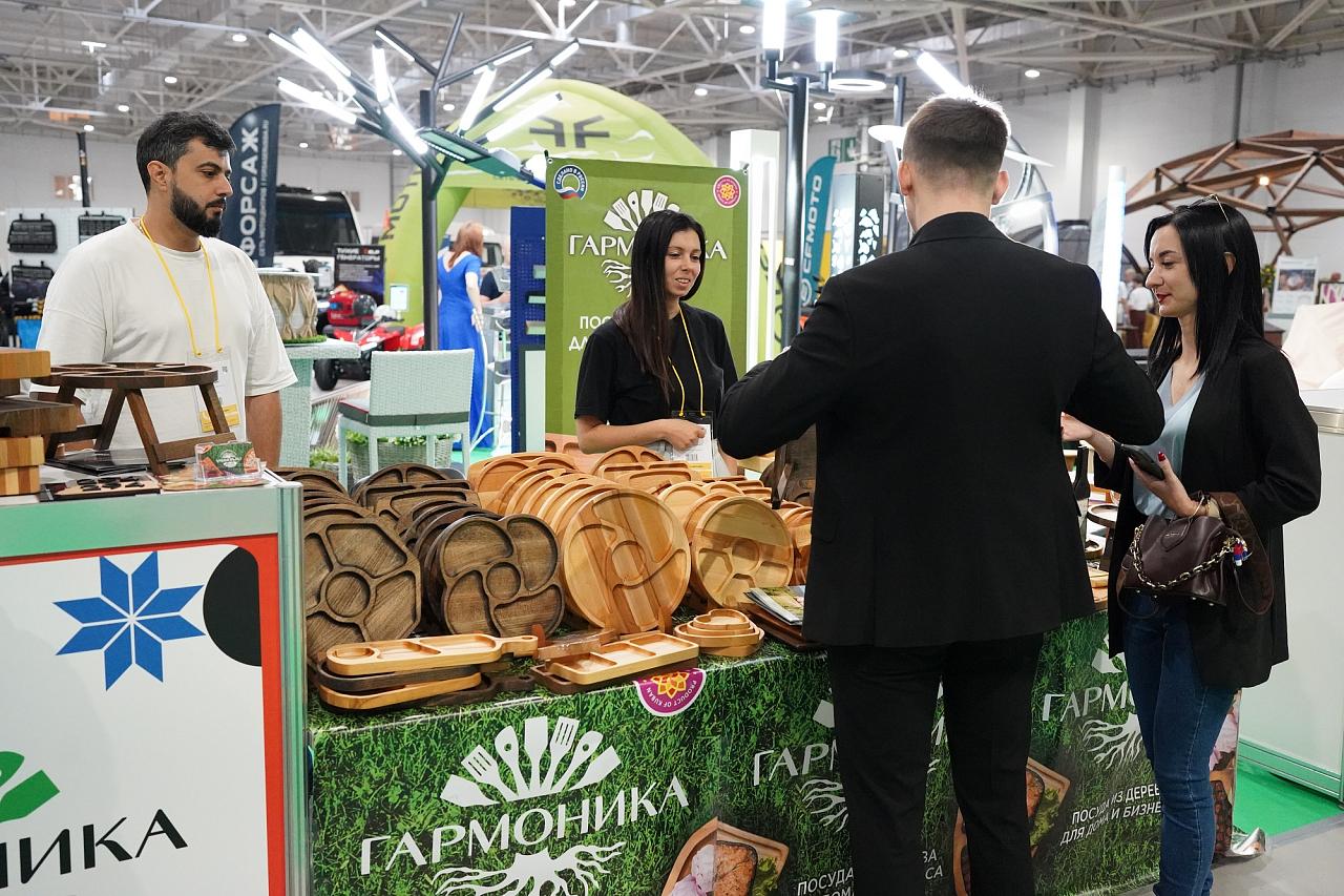 В Краснодаре начала работу Международная выставка автотуризма и кемпинг-индустрии «Отпуск Expo&Fest»