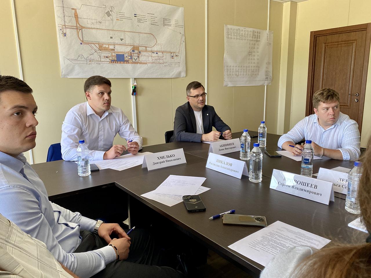 Вопросы участия промпредприятий в развитии аэропорта Краснодара обсудили на совещании в краевой столице