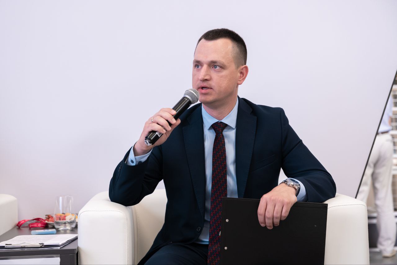 На выставке «Иннопром-2023» прошла межрегиональная сессия с региональными фондами развития промышленности